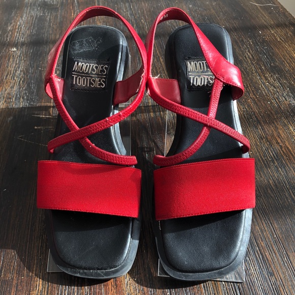 Mootsies Tootsies Shoes - Vntg Mootsies Tootsies Gallant square toe Sandals